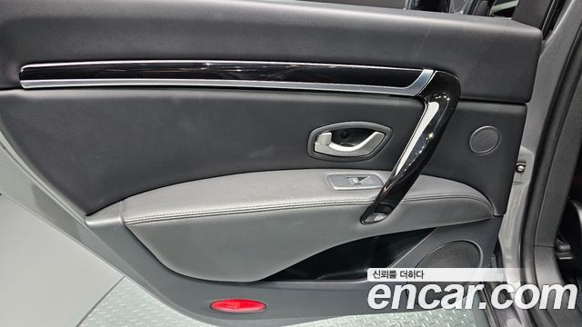 Renault Korea SM7 Nova 2.5 V6 2017 — фото 25