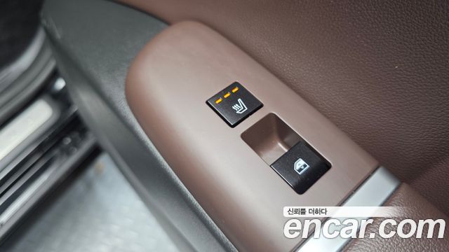 Hyundai Grandeur (GN7) 2,5 Gasoline 2WD Exclusive 2023 — фото 19