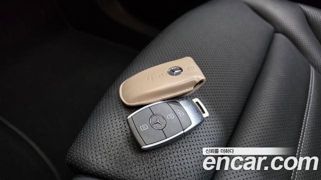 Mercedes-Benz GLC-Class (X253) GCL300 4MATIC Coupe 2023 — фото 15