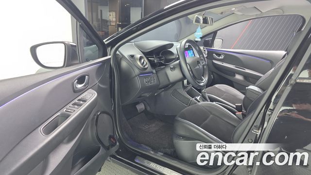 Renault Korea Clio Iconic 2019 — фото 10