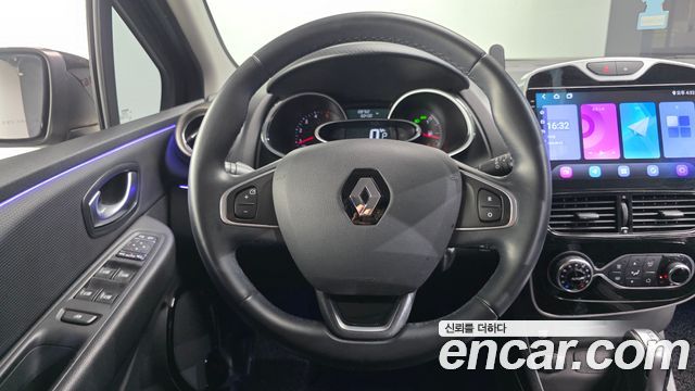 Renault Korea Clio Iconic 2019 — фото 13