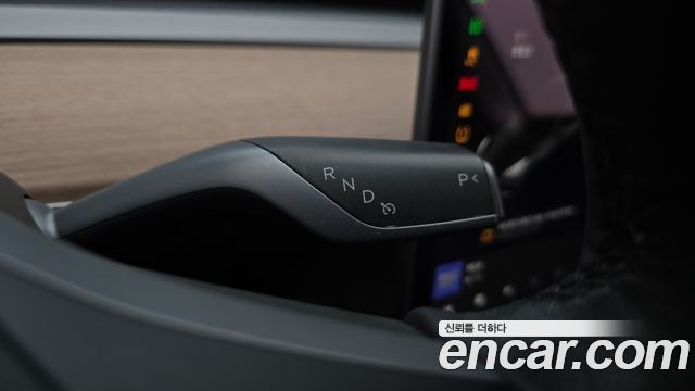 Tesla Model Y Standard Range RWD 2021 — фото 9