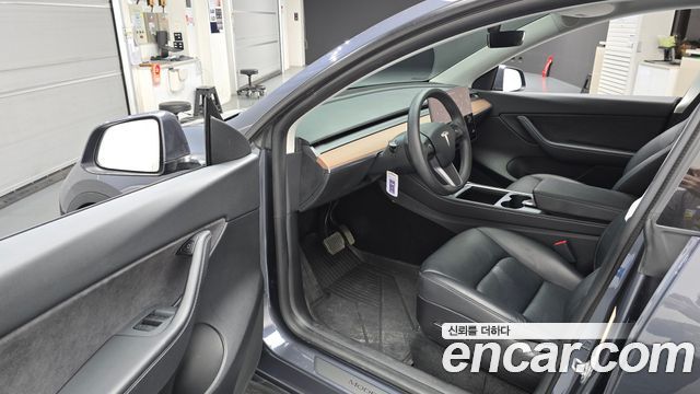 Tesla Model Y Standard Range RWD 2021 — фото 10
