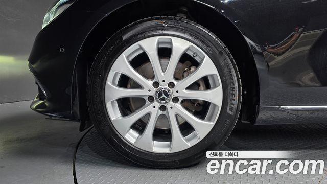 Mercedes-Benz E-Class (W213) E220d 4MATIC Exclusive 2018 — фото 5