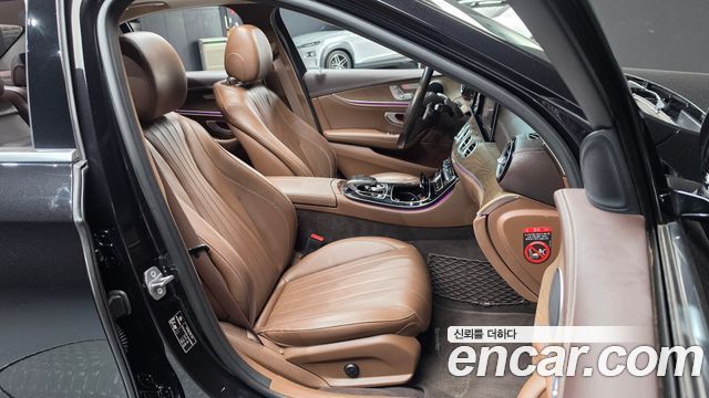 Mercedes-Benz E-Class (W213) E220d 4MATIC Exclusive 2018 — фото 11