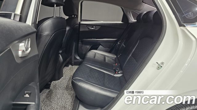 Kia K3 Luxury 2020 — фото 11