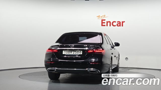 Mercedes-Benz E-Class (W213) E300e 4MATIC Exclusive 2021 — фото 4