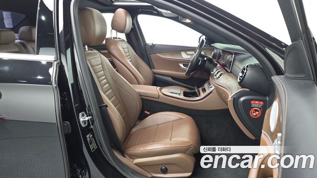 Mercedes-Benz E-Class (W213) E300e 4MATIC Exclusive 2021 — фото 11