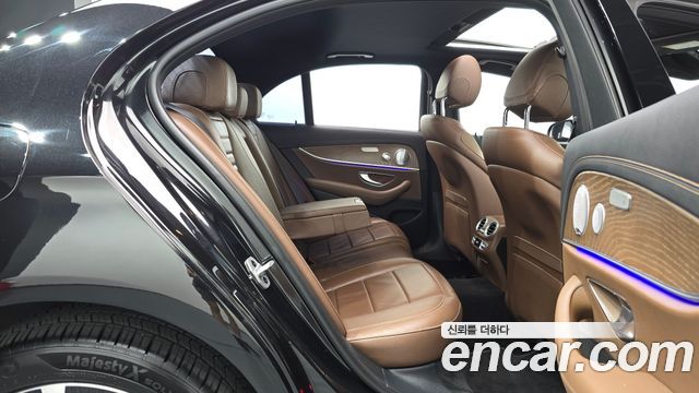 Mercedes-Benz E-Class (W213) E300e 4MATIC Exclusive 2021 — фото 12
