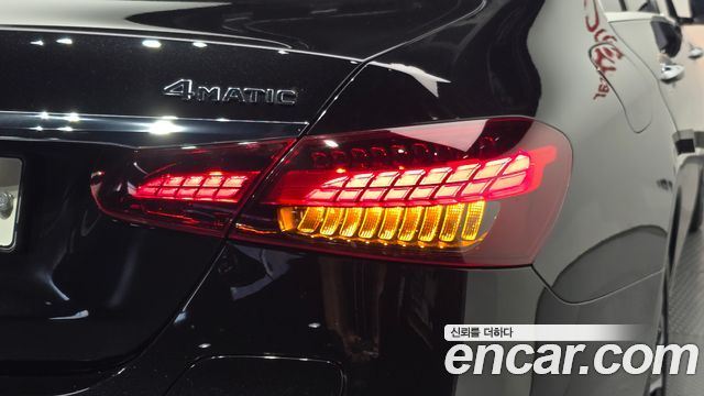 Mercedes-Benz E-Class (W213) E300e 4MATIC Exclusive 2021 — фото 23