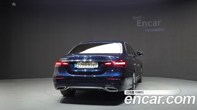 Mercedes-Benz E-Class (W213) E220d 4MATIC AMG Line 2021 — фото 4