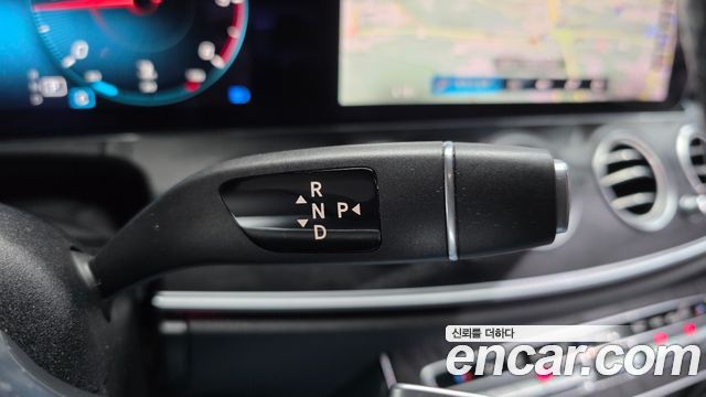Mercedes-Benz E-Class (W213) E220d 4MATIC AMG Line 2021 — фото 9