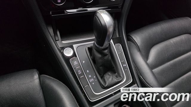 Volkswagen Golf (VII) 2.0 TDI Premium 2015 — фото 9