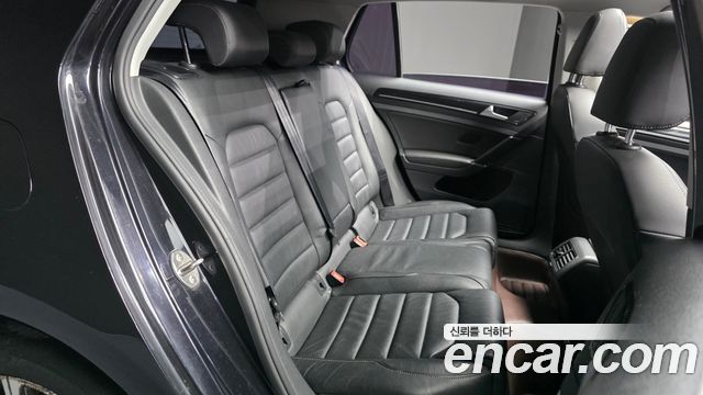 Volkswagen Golf (VII) 2.0 TDI Premium 2015 — фото 12