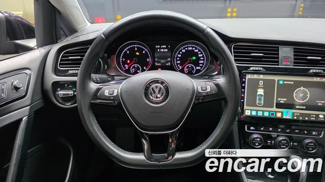 Volkswagen Golf (VII) 2.0 TDI Premium 2015 — фото 13