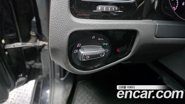 Volkswagen Golf (VII) 2.0 TDI Premium 2015 — фото 18