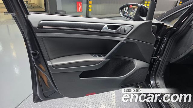 Volkswagen Golf (VII) 2.0 TDI Premium 2015 — фото 24