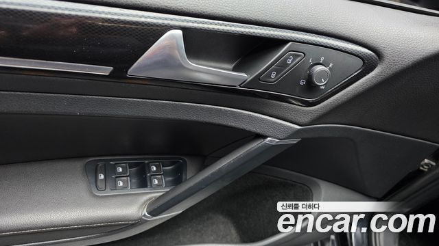 Volkswagen Golf (VII) 2.0 TDI Premium 2015 — фото 29