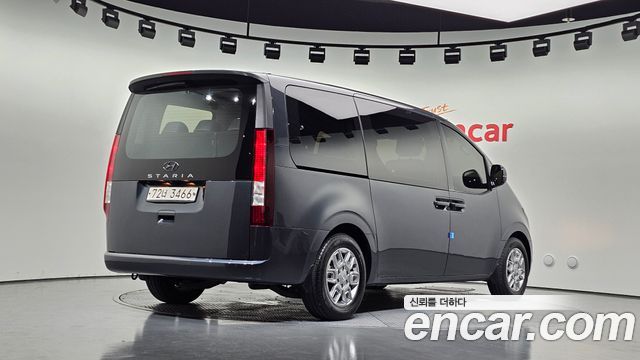 Hyundai Staria Tourer 11-Seater Modern 2022 — фото 2