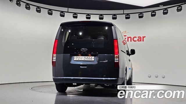 Hyundai Staria Tourer 11-Seater Modern 2022 — фото 4