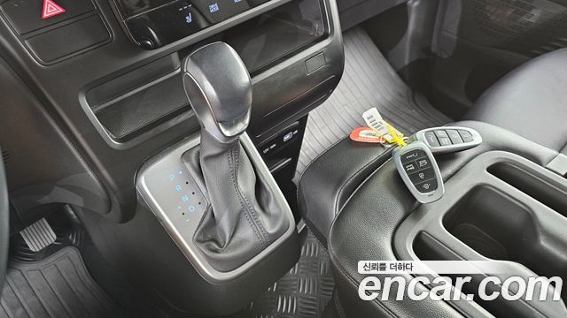 Hyundai Staria Tourer 11-Seater Modern 2022 — фото 9