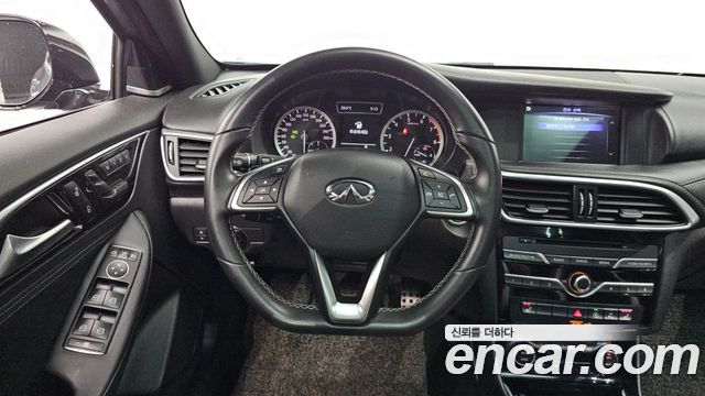 Infiniti Q30 2.0 Premium 2017 — фото 13