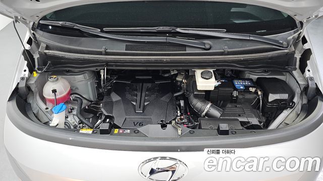Hyundai Staria L3.5 Cargo 5-Seater Modern 2022 — фото 6