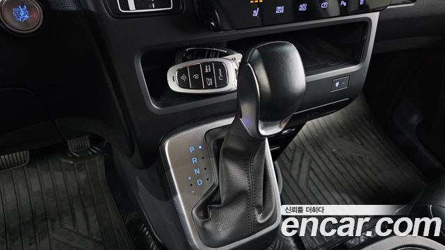 Hyundai Staria L3.5 Cargo 5-Seater Modern 2022 — фото 9