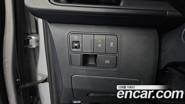 Hyundai Staria L3.5 Cargo 5-Seater Modern 2022 — фото 13