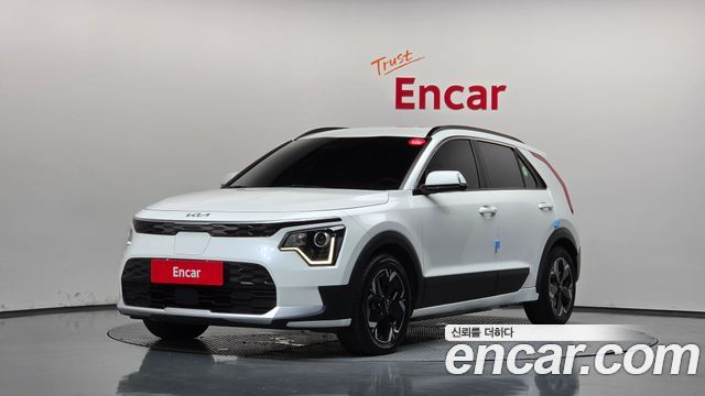 Kia Niro EV Air 2023 — фото 1