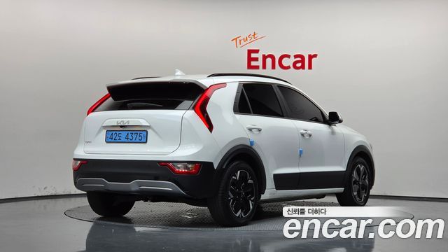Kia Niro EV Air 2023 — фото 2