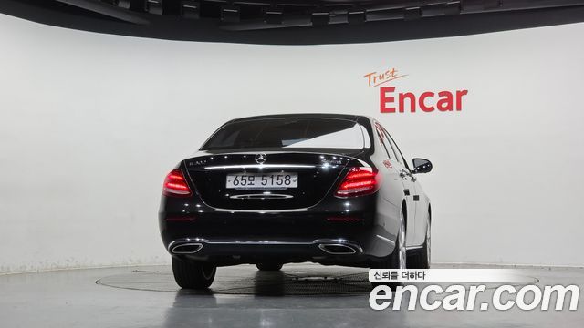 Mercedes-Benz E-Class (W213) E300 4MATIC Exclusive Standard 2018 — фото 4