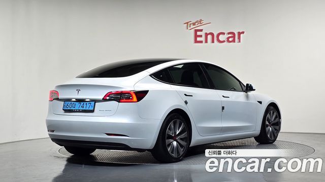 Tesla Model 3 Long Range AWD 2022 — фото 2