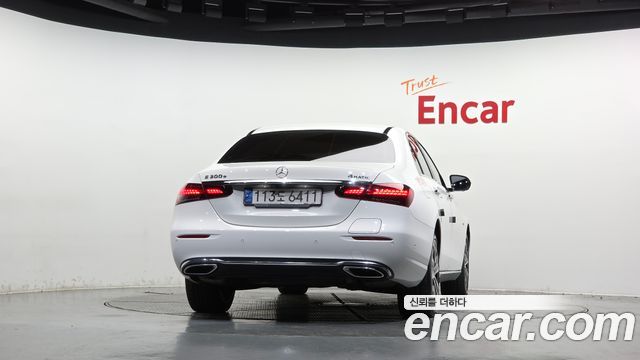 Mercedes-Benz E-Class (W213) E300e 4MATIC Exclusive 2021 — фото 4