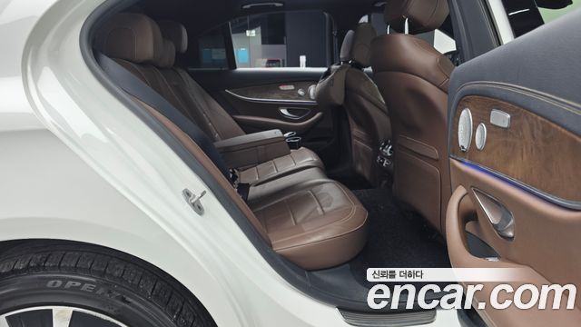 Mercedes-Benz E-Class (W213) E300e 4MATIC Exclusive 2021 — фото 12