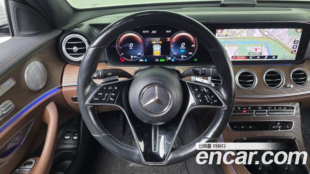 Mercedes-Benz E-Class (W213) E300e 4MATIC Exclusive 2021 — фото 13