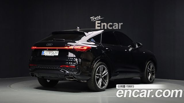 Audi Q5 (80A) 45 TFSI Quattro Sportback S Line Black Edition 2025 — фото 2