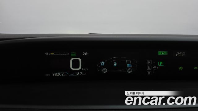 Toyota Prius (IV) 1.8 E 2018 — фото 8