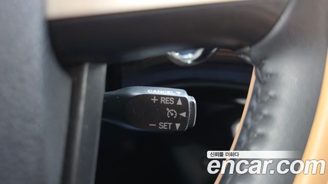 Toyota Prius (IV) 1.8 E 2018 — фото 12