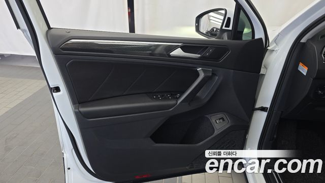 Volkswagen Tiguan (II) 2.0 TDI 4-Motion Premium 2021 — фото 24
