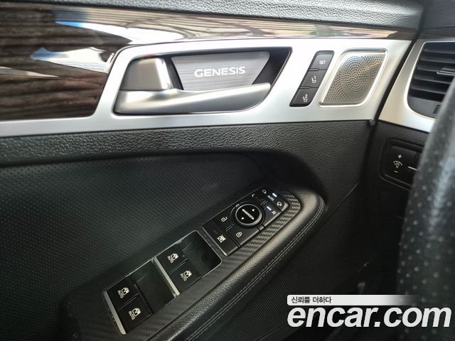 Genesis G80 3.3 GDI AWD Premium Luxury 2017 — фото 16