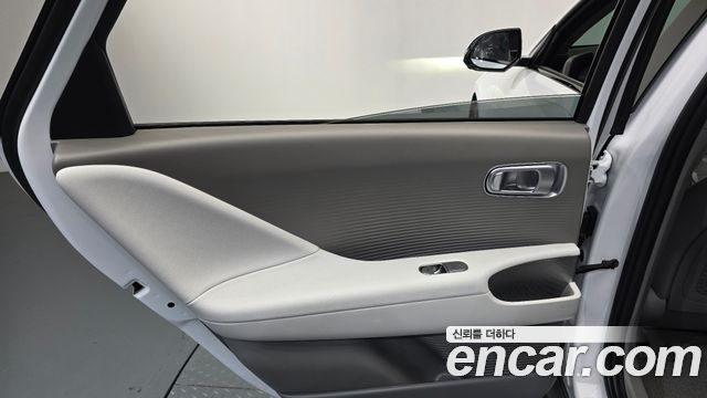 Hyundai Ioniq 6 Long Range AWD Exclusive + 2025 — фото 31