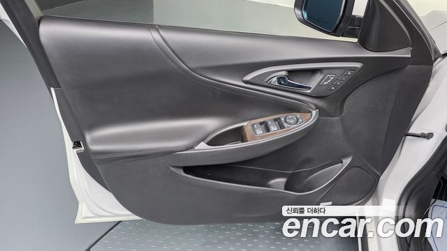 Chevrolet Malibu 2.0 Turbo LTZ Premium 2018 — фото 24