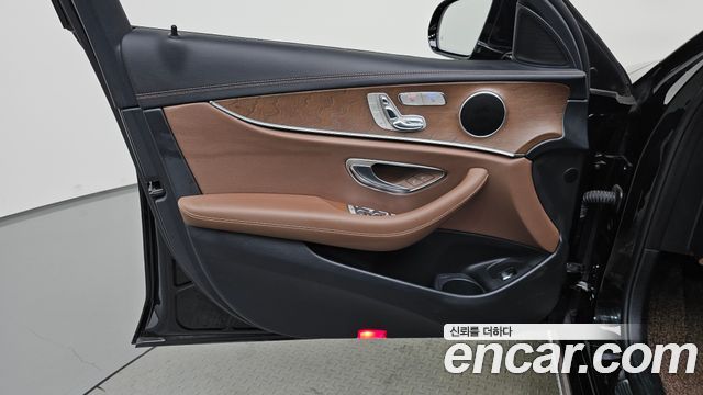 Mercedes-Benz E-Class (W213) E250 Exclusive 2021 — фото 24