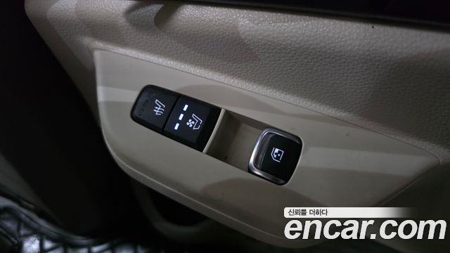Kia Carnival (IV) HEV 7seater Signature 2025 — фото 17