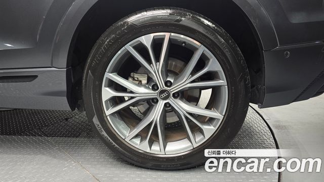 Audi Q8 (4M) 55 TFSI Quattro Premium 2022 — фото 21
