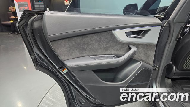 Audi Q8 (4M) 55 TFSI Quattro Premium 2022 — фото 25