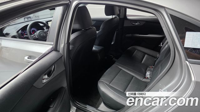 Kia K3 Trendy 2020 — фото 20