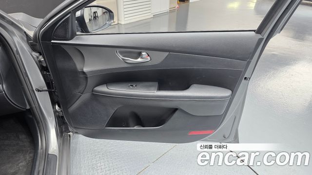 Kia K3 Trendy 2020 — фото 25
