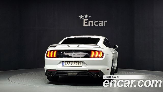 Ford Mustang Coupe 2019 — фото 4